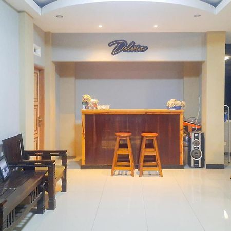 Delvia Bromo Homestay Mitra Reddoorz Pasuruan Ngoại thất bức ảnh