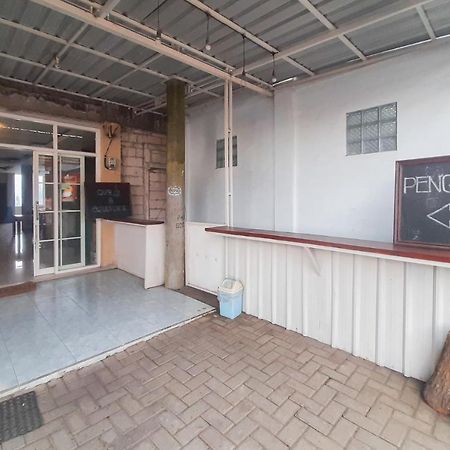 Delvia Bromo Homestay Mitra Reddoorz Pasuruan Ngoại thất bức ảnh