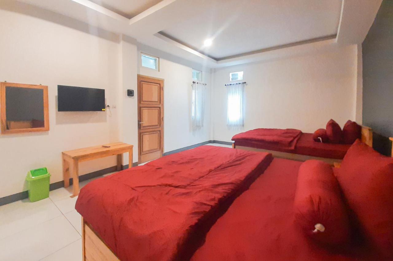 Delvia Bromo Homestay Mitra Reddoorz Pasuruan Ngoại thất bức ảnh