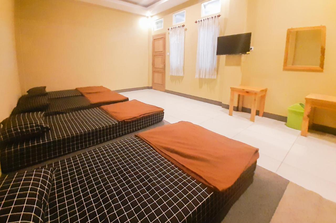 Delvia Bromo Homestay Mitra Reddoorz Pasuruan Ngoại thất bức ảnh