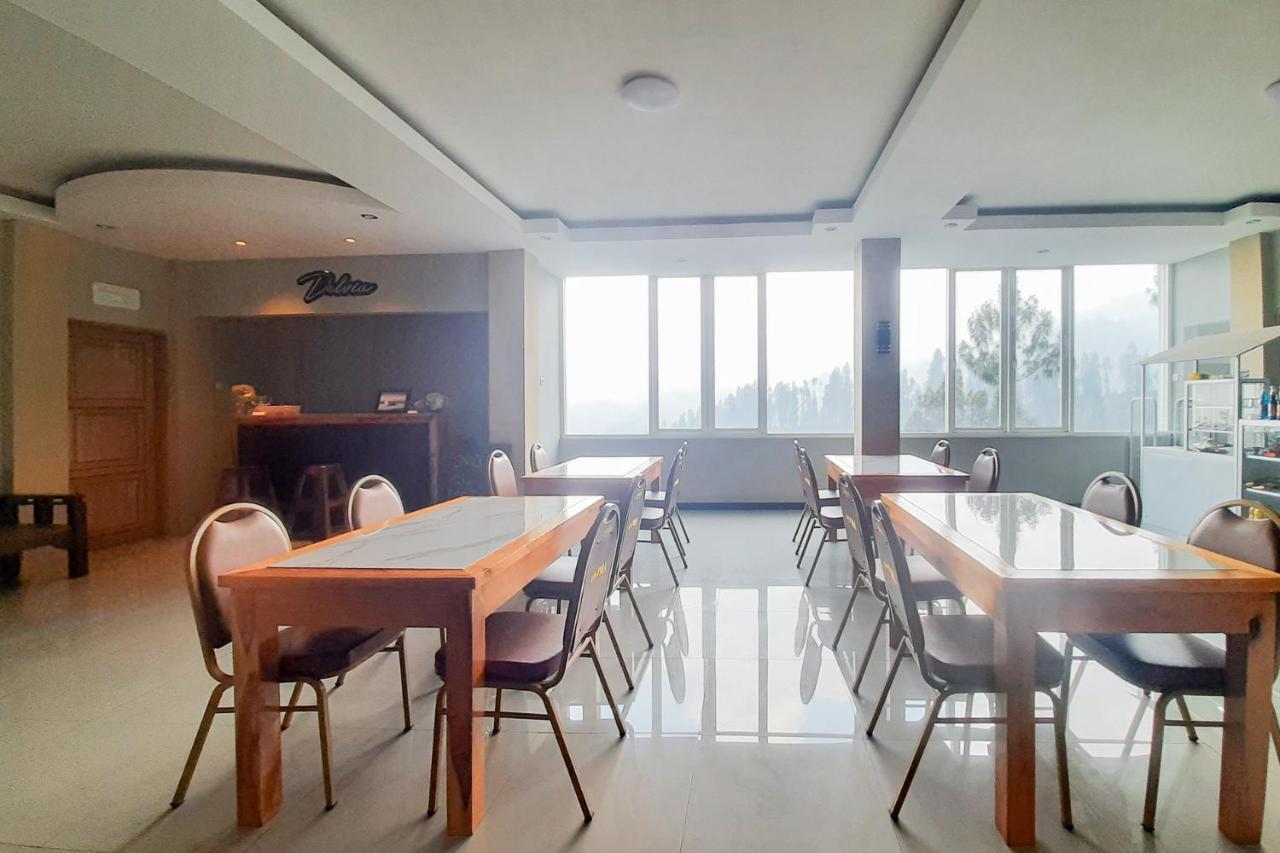 Delvia Bromo Homestay Mitra Reddoorz Pasuruan Ngoại thất bức ảnh